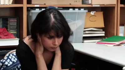 Shoplyfter – Penelope Reed Becomes The New Favorite Thief Of Perv LP Officer To Fuck In The Backroom